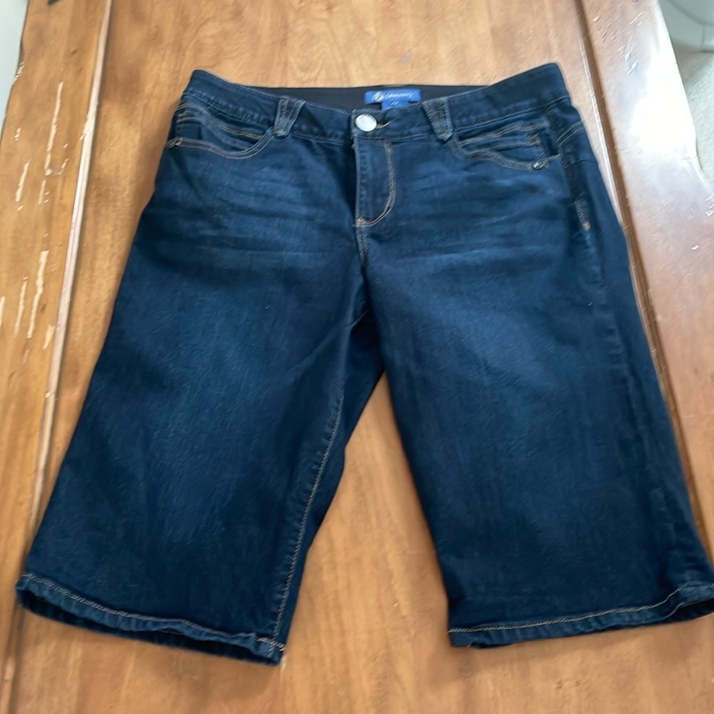 Democracy NWOT Ab Solution Bermuda Jean Shorts Size 14